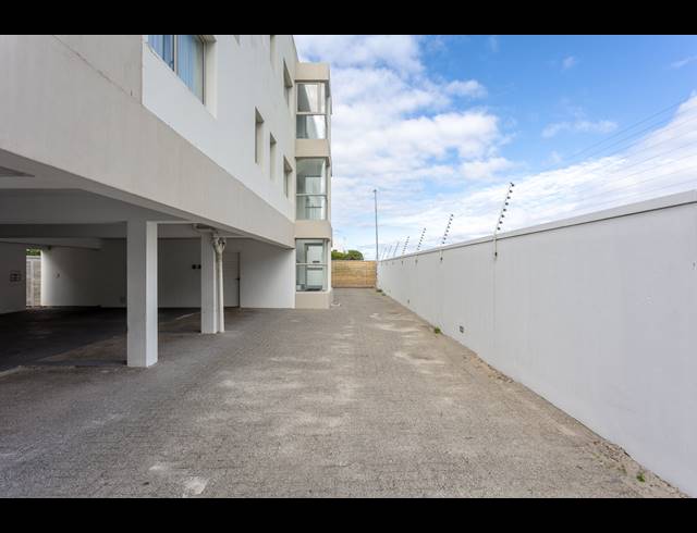 2 BEDROOM APARTMENT BLOCK TO LET IN MUIZENBERG